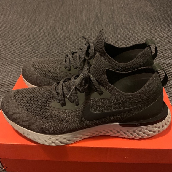 Nike Epic React Flyknit (Olive) - Picture 2 of 6